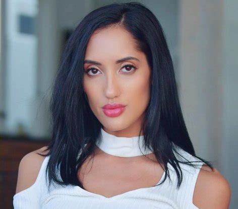 Chloe Amour Biography, Age, Height, Family, Wiki & More 